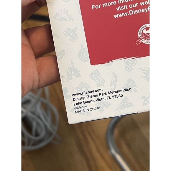 New Disney Parks 2020 4 Pin Trading Starter Set Lanyard‎ Mickey Minnie Donald - Picture 5 of 5